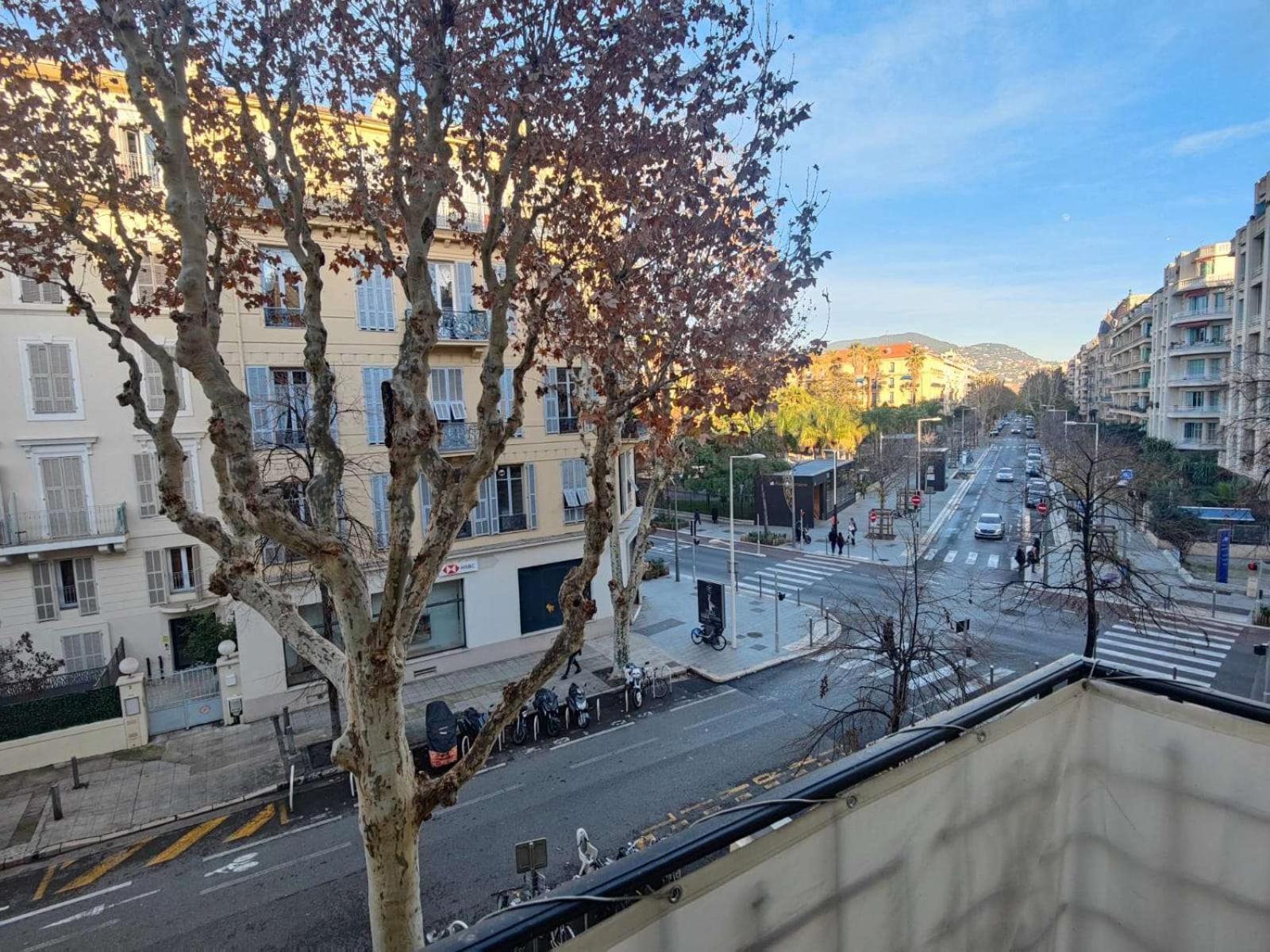 Meuble * Nice